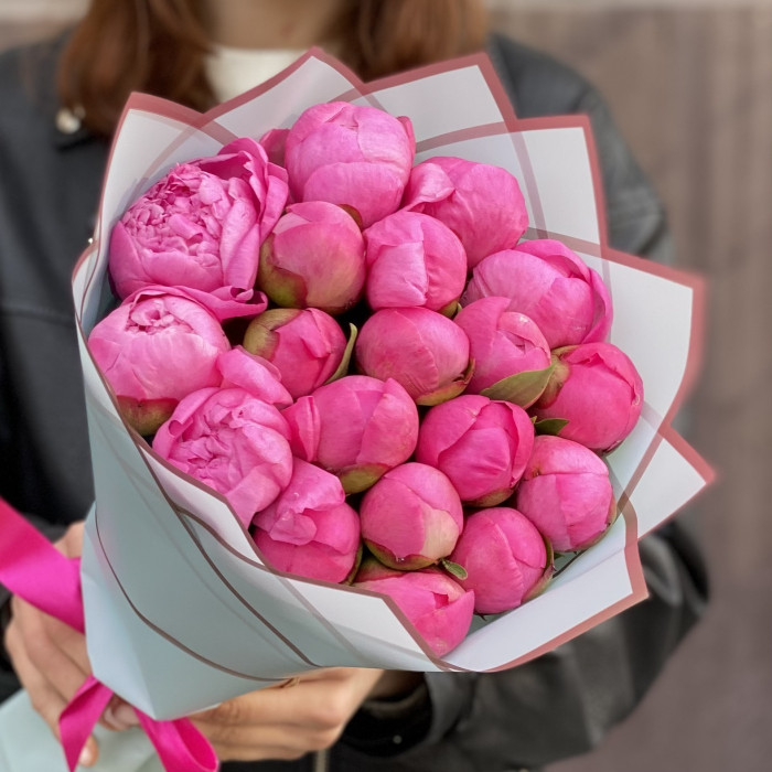 19 розовых пионов Флеминг